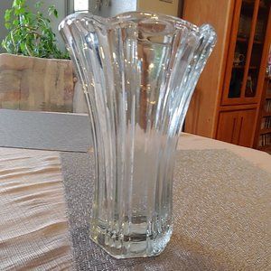 𝅺Vintage Depression Glass Vase Anchor Hocking 00104
